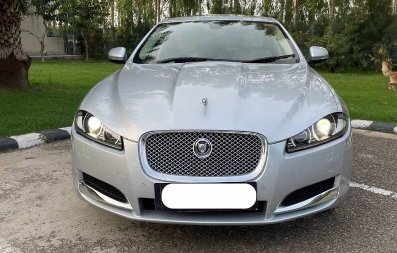 
2013 Jaguar XF full									