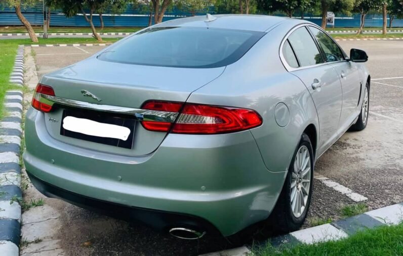 
2013 Jaguar XF full									