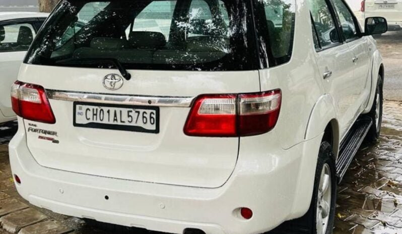 
2012 Toyota Fortuner full									