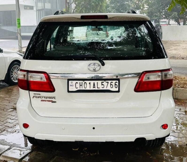 
2012 Toyota Fortuner full									