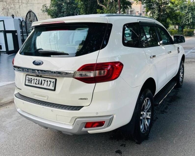 
2016 Ford Endeavour full									