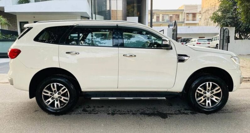 
2016 Ford Endeavour full									