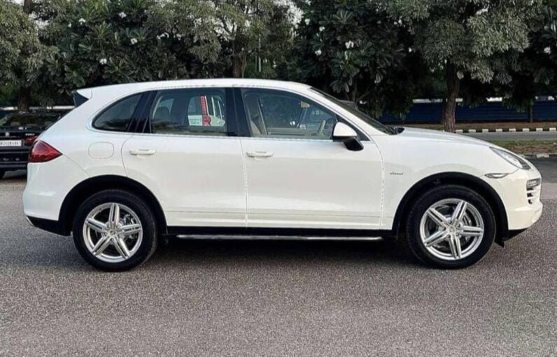 
2011 Porsche Cayenne full									