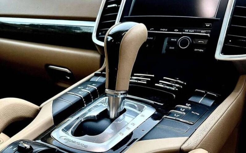 
2011 Porsche Cayenne full									