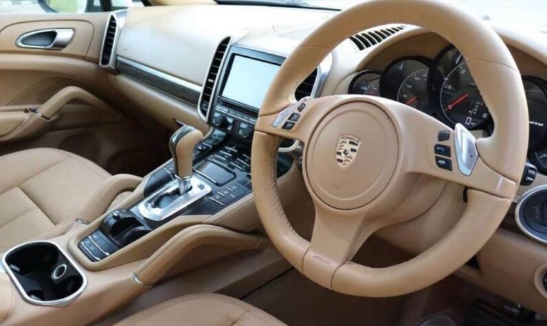 
2011 Porsche Cayenne full									