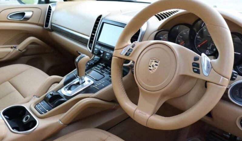 
2011 Porsche Cayenne full									