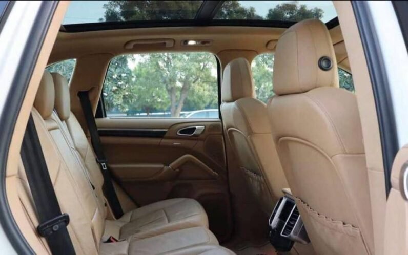 
2011 Porsche Cayenne full									