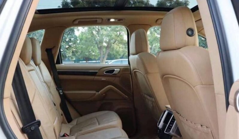 
2011 Porsche Cayenne full									