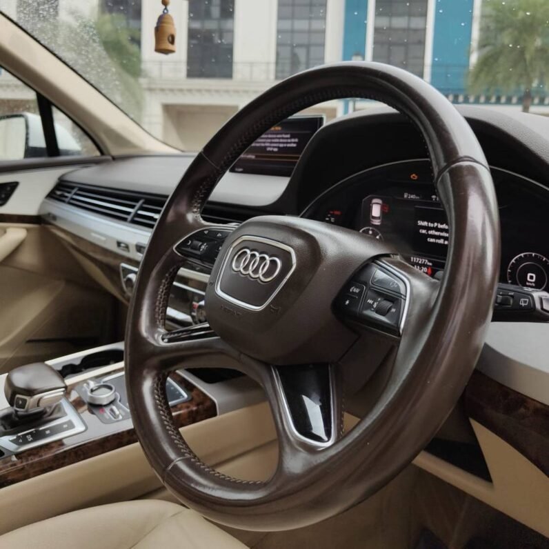 2016 Audi Q7 full
