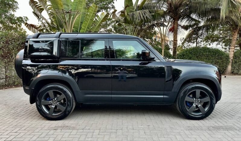 
Land Rover Defender 110 2.0 SE full									