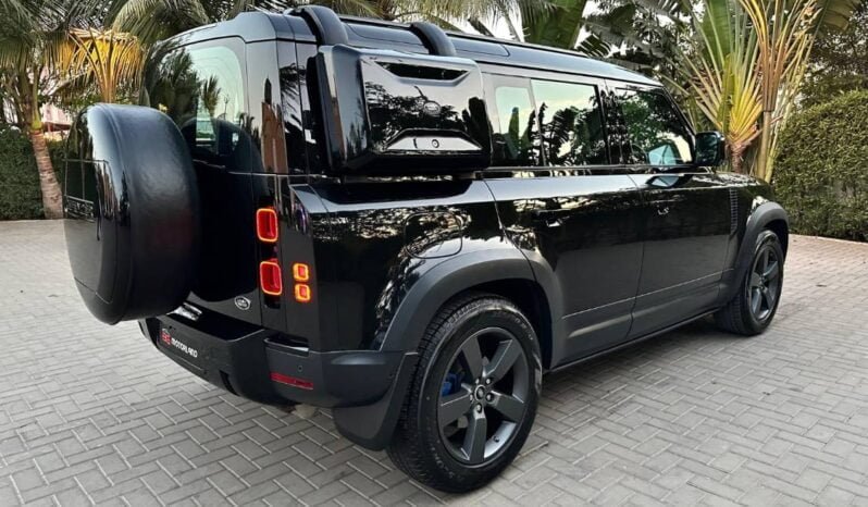 
Land Rover Defender 110 2.0 SE full									