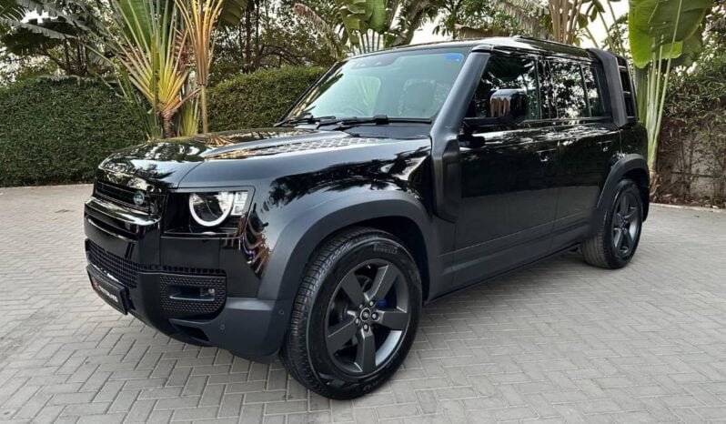 
Land Rover Defender 110 2.0 SE full									