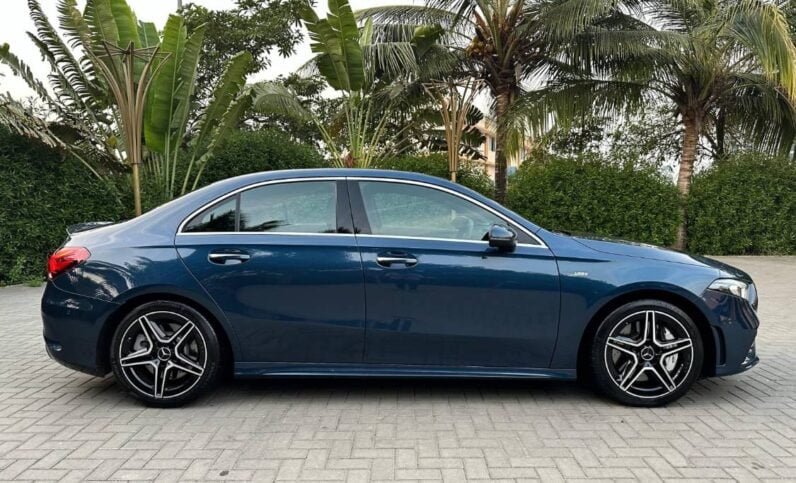 
Mercedes Benz A35 AMG full									