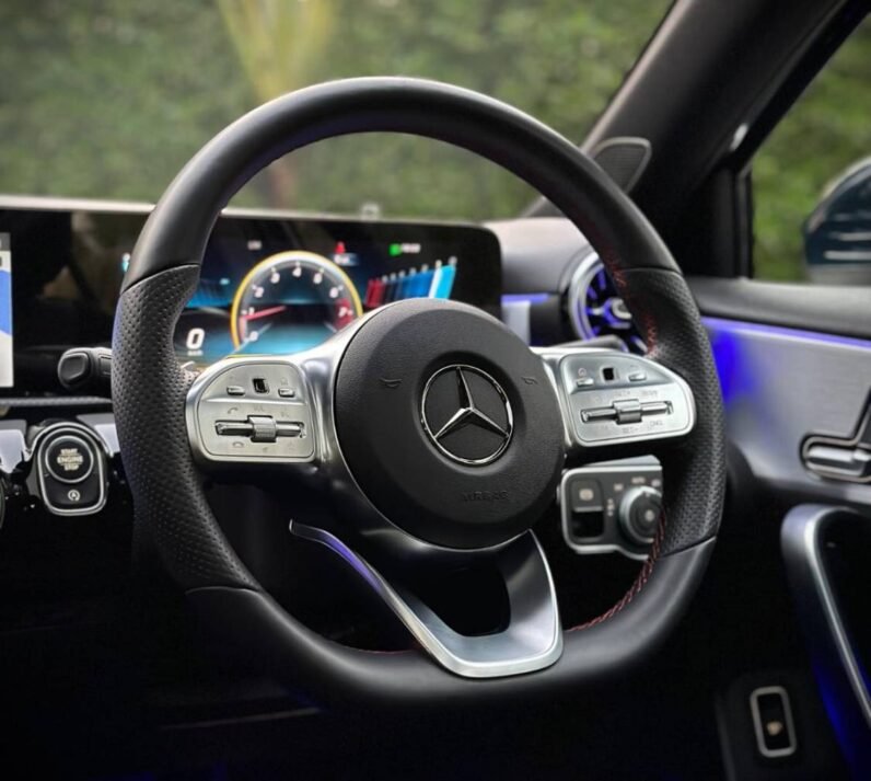 
Mercedes Benz A35 AMG full									