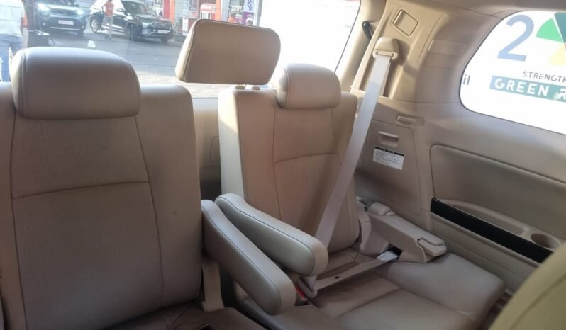 
Toyota Alphard full									