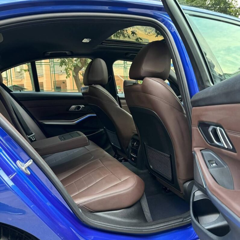 
BMW 330i mSport full									