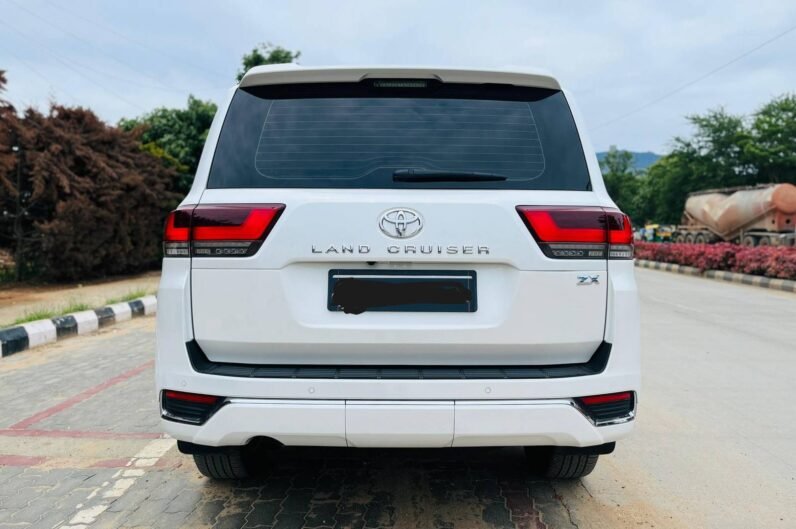 
Toyota Land Cruiser 300 Series full									