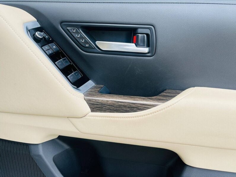 
Toyota Land Cruiser 300 Series full									