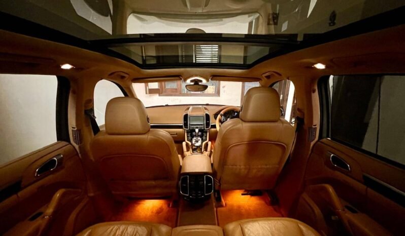 
Porsche Cayenne full									