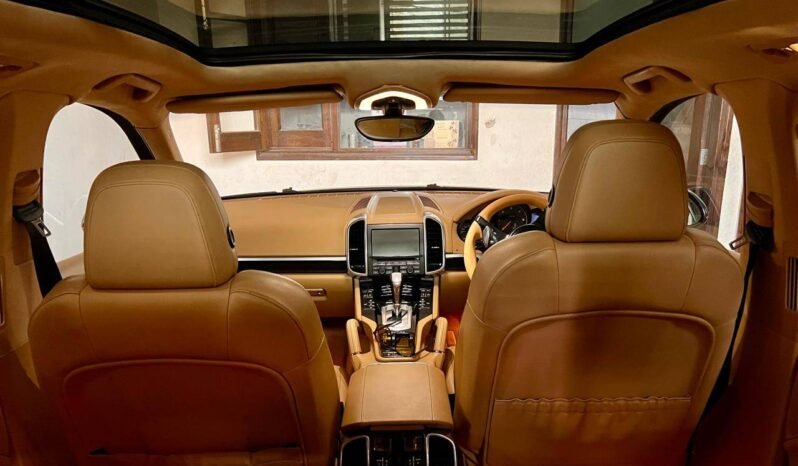 
Porsche Cayenne full									