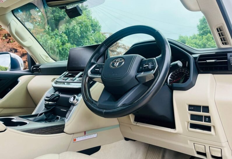 
Toyota Land Cruiser 300 Series full									