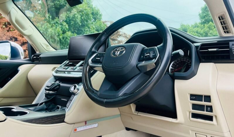 
Toyota Land Cruiser 300 Series full									