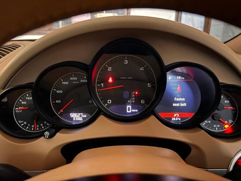 
Porsche Cayenne full									