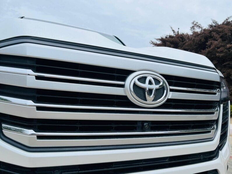 
Toyota Land Cruiser 300 Series full									