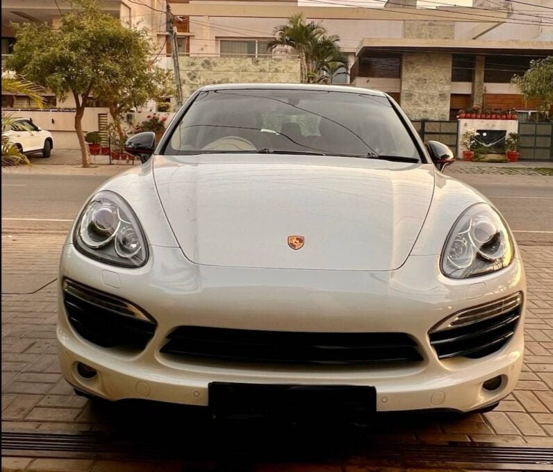 
Porsche Cayenne full									