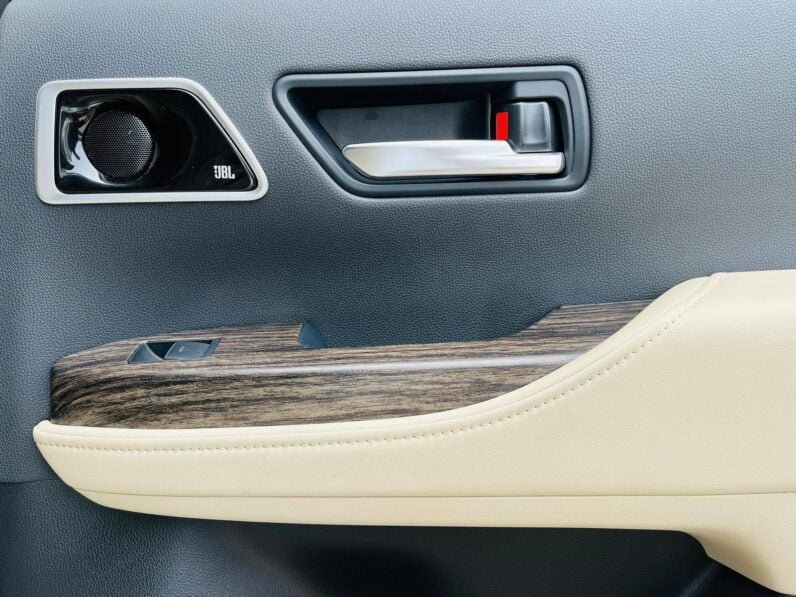 
Toyota Land Cruiser 300 Series full									