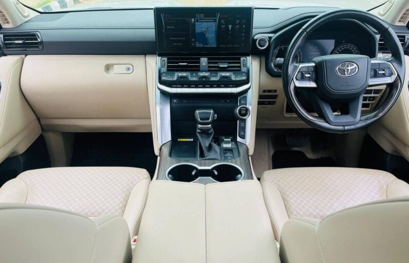 
Toyota Land Cruiser 300 Series full									