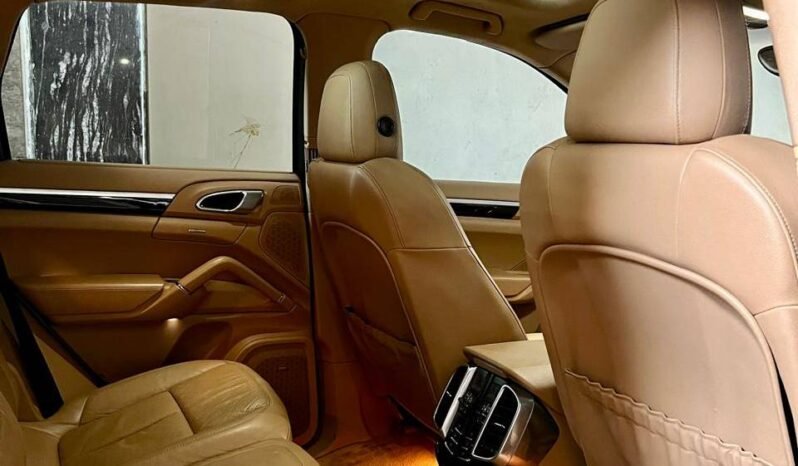 
Porsche Cayenne full									