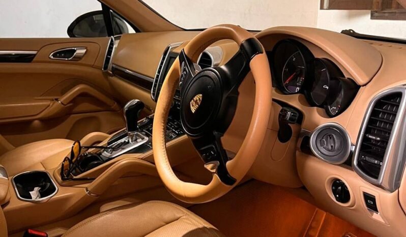 
Porsche Cayenne full									