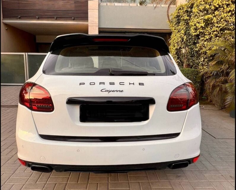 
Porsche Cayenne full									