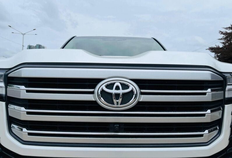 
Toyota Land Cruiser 300 Series full									