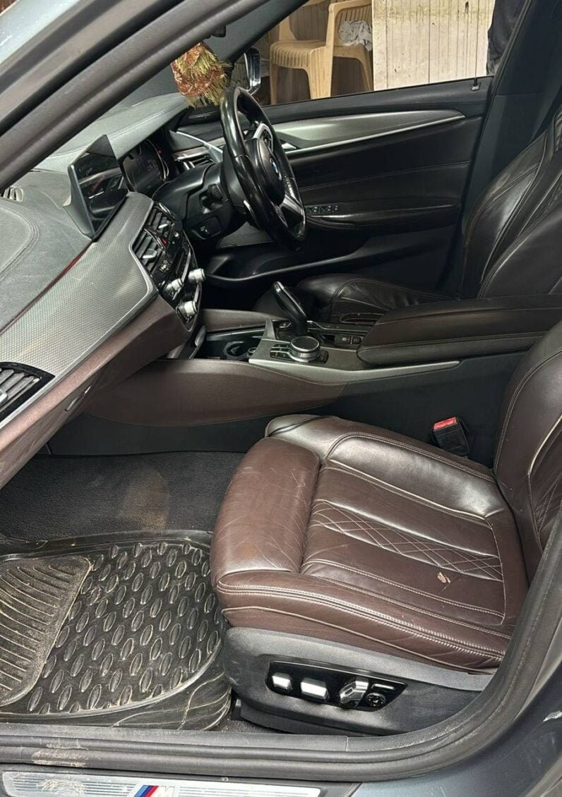 
BMW 530d mSport full									